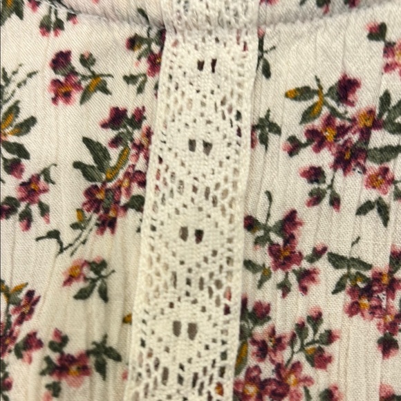 American Eagle Outfitters Pink Cream Fitted‎ Ruffled Camisole - Picture 10 of 10